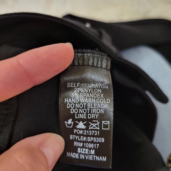 ShineStar Women Black Skinny Dress Pants w/ front slits size Medium - Picture 8 of 8